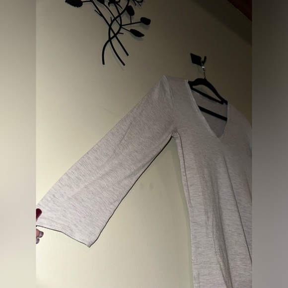 Max Studio 3/4 Sleeve Sweater V Neck Gray Size Small - Picture 3 of 6